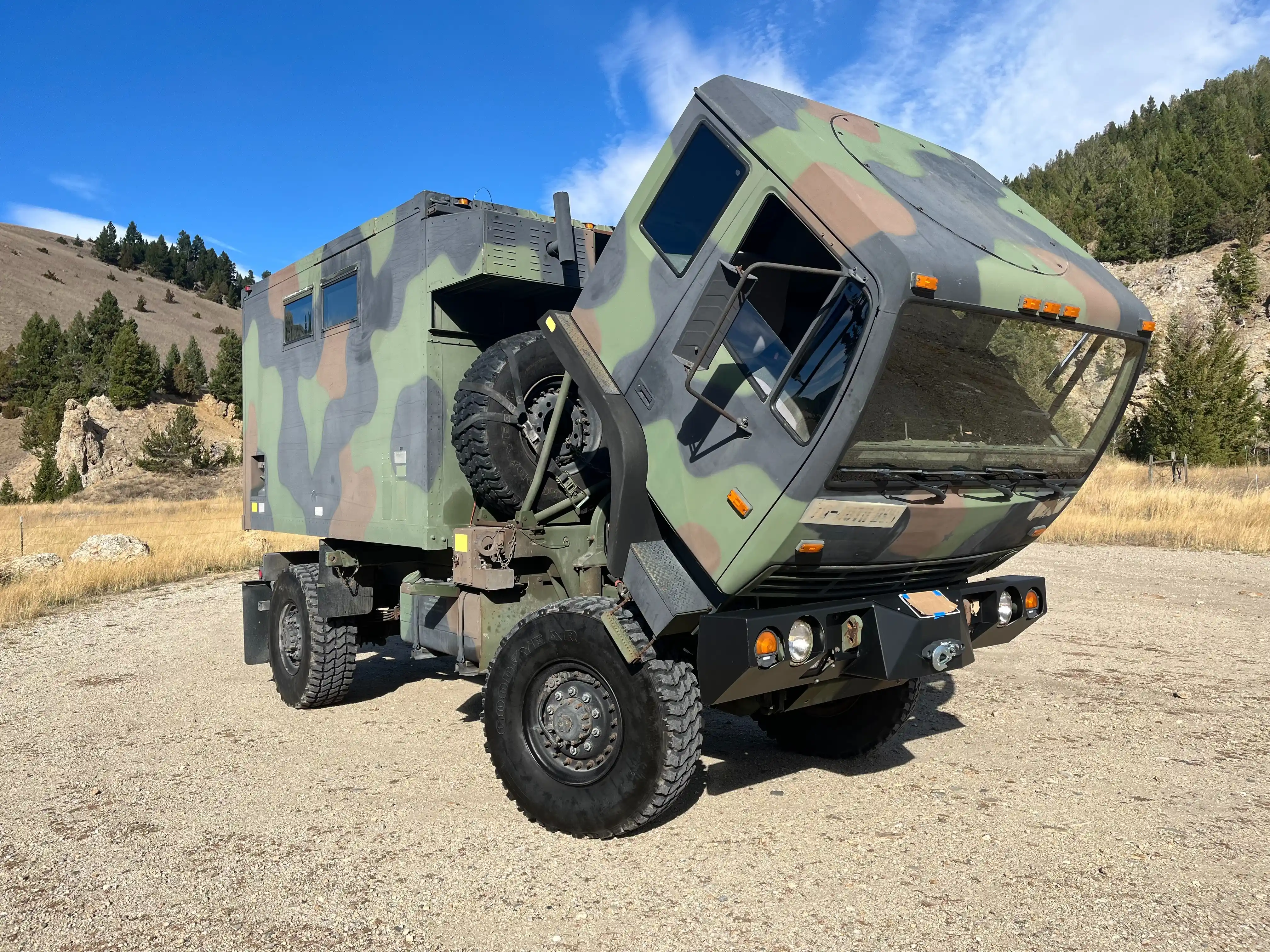2001 Stewart & Stevenson M1079A1 - 4