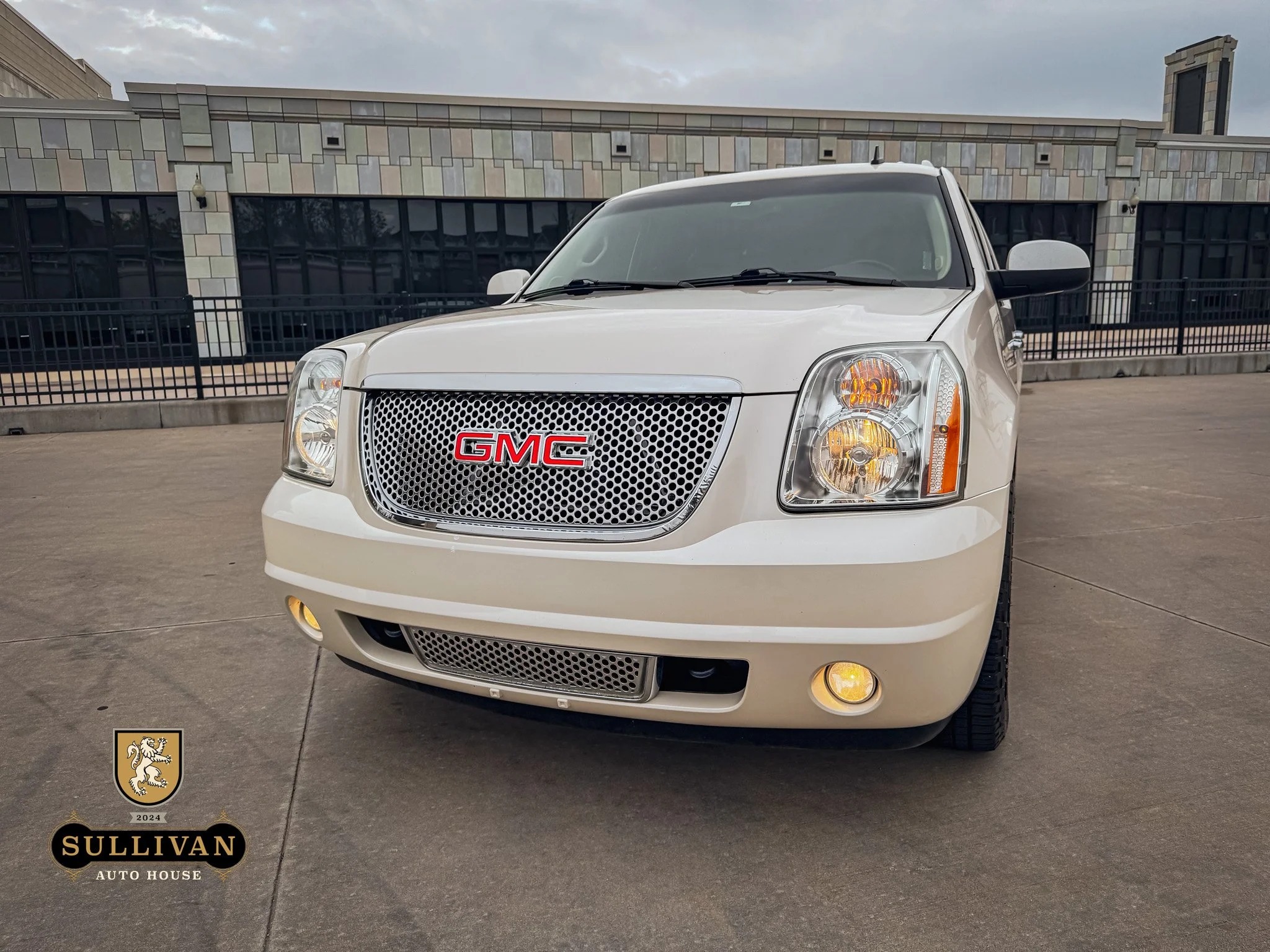 2013 GMC Yukon XL Denali - 4