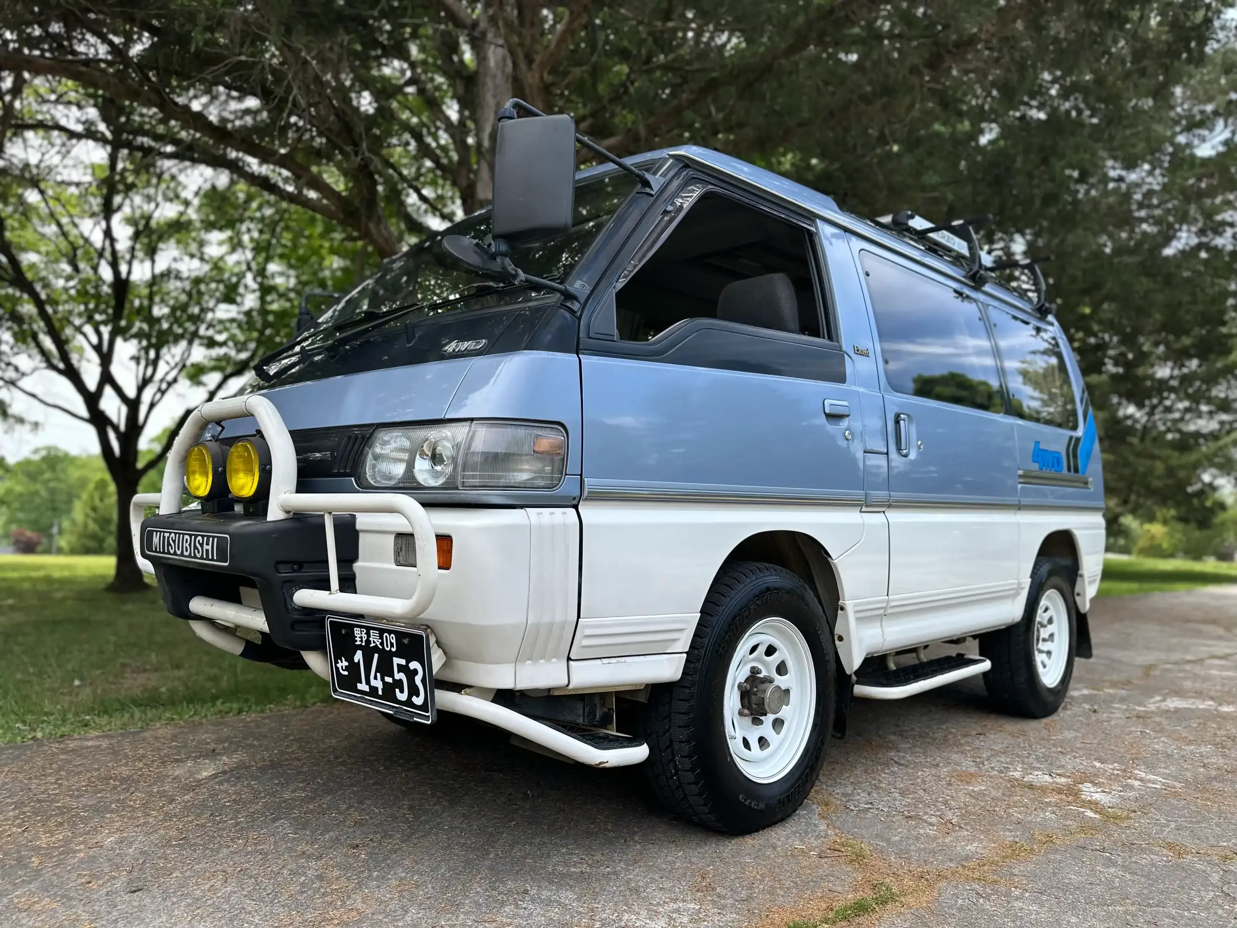  Mitsubishi Delica