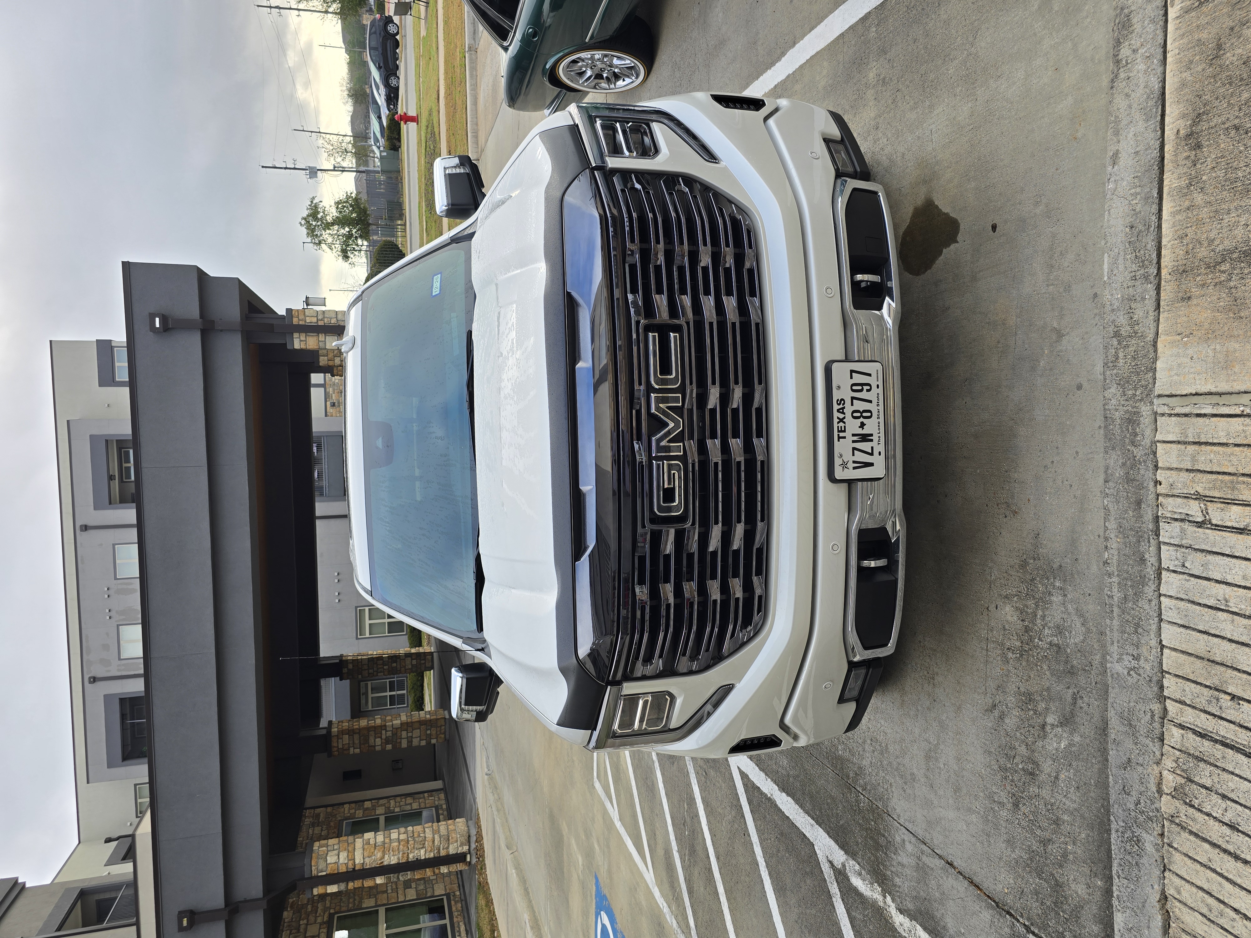 2024 GMC Sierra Denali - 3