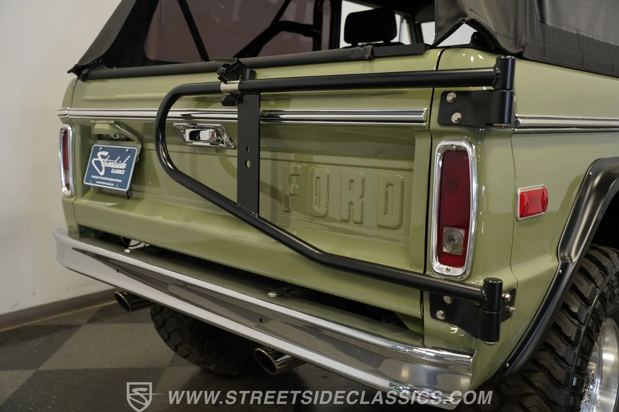 1973 Ford Bronco - 4