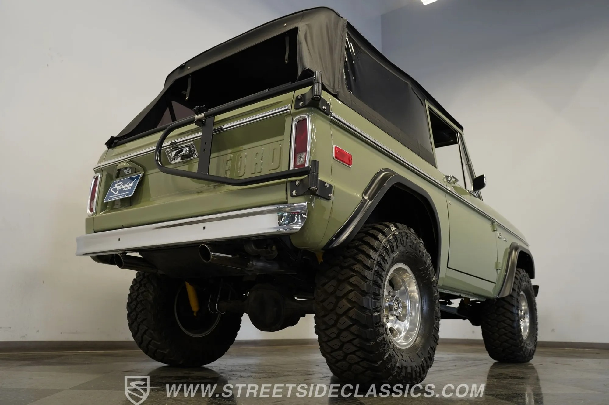 1973 Ford Bronco - 5