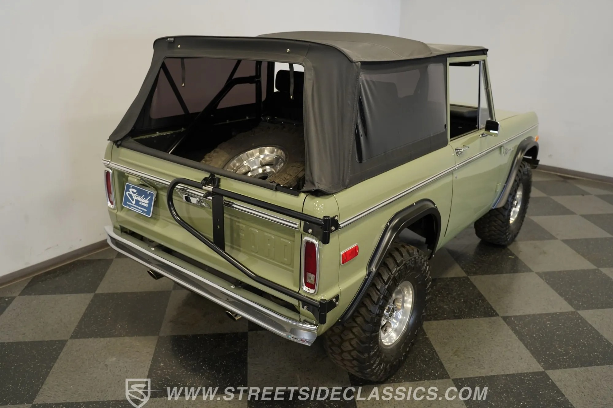 1973 Ford Bronco - 3