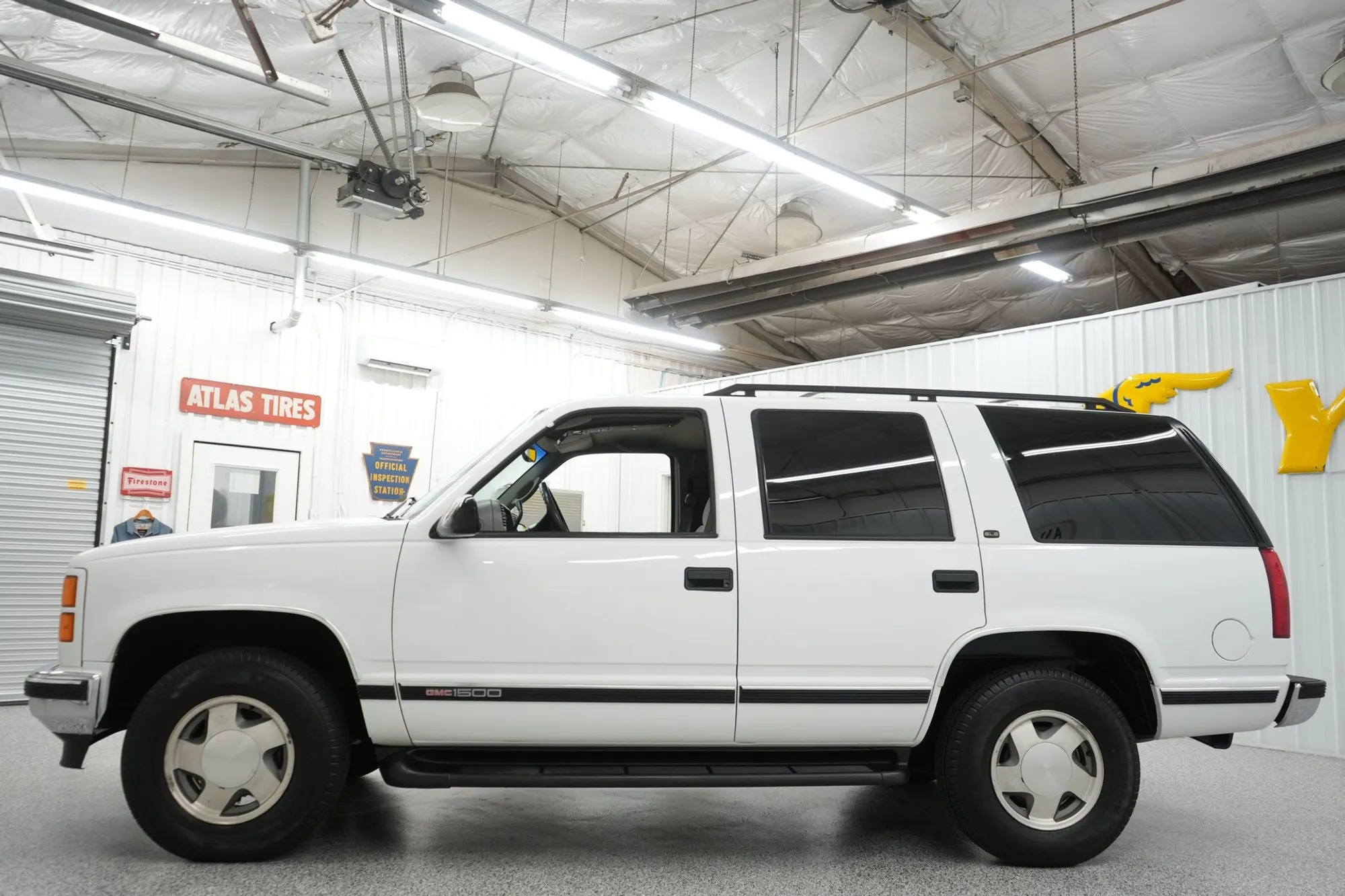 68k-Mile 1999 GMC Yukon - 3