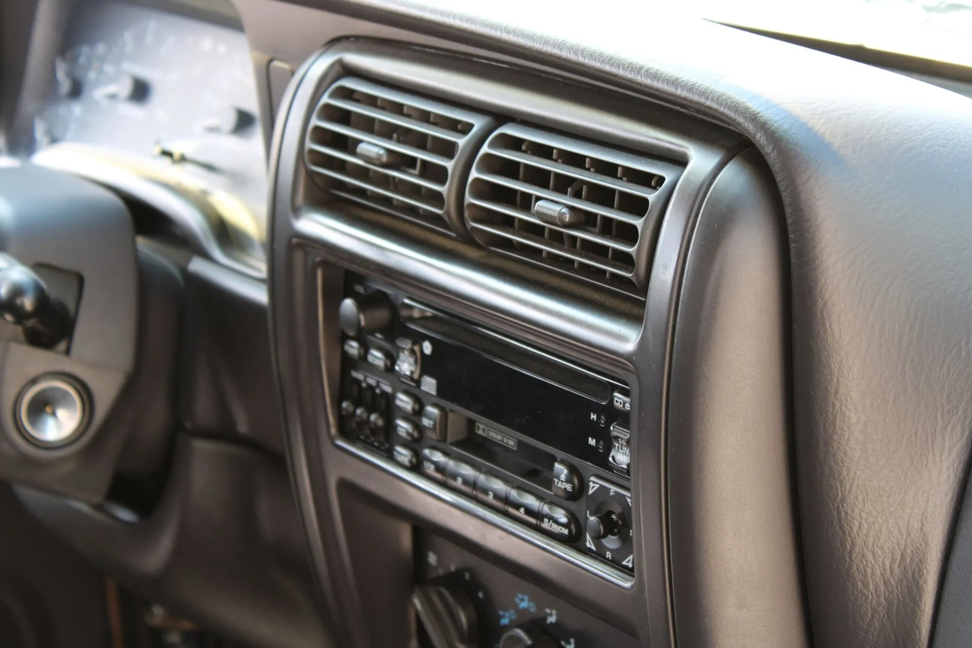 1999 Jeep Cherokee Sport