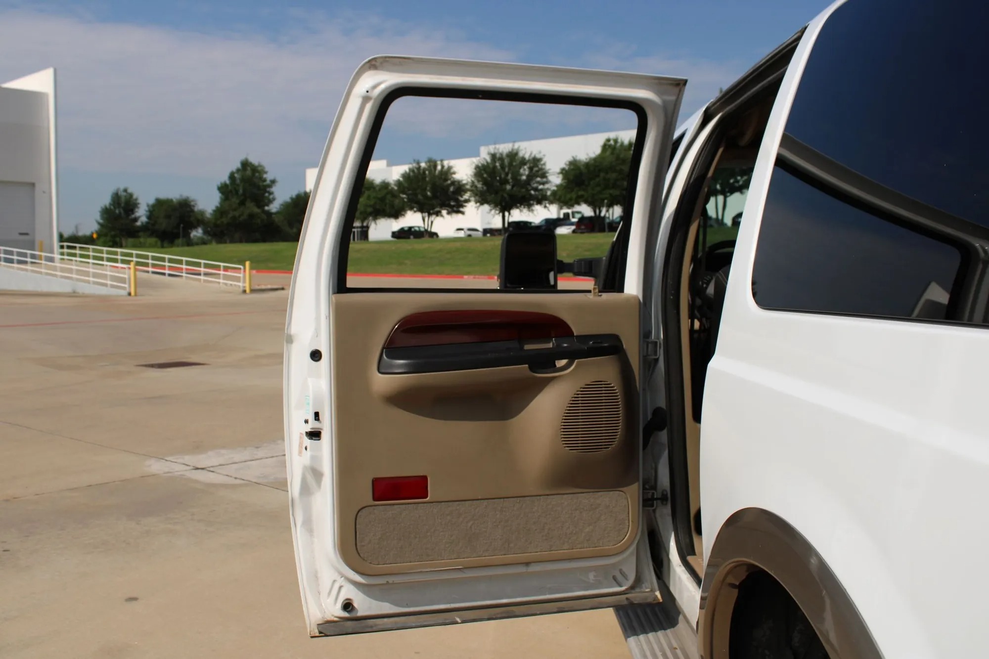 2005 Ford Excursion Eddie Bauer
