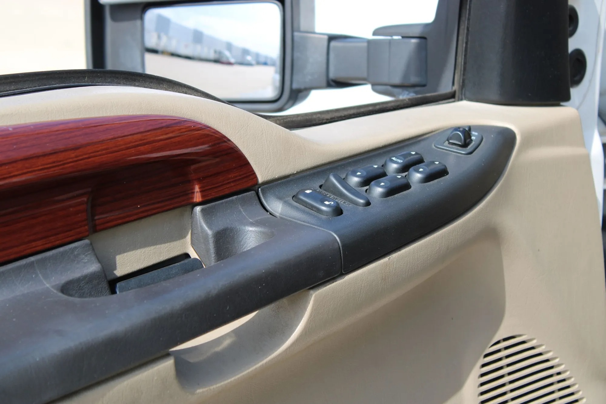 2005 Ford Excursion Eddie Bauer
