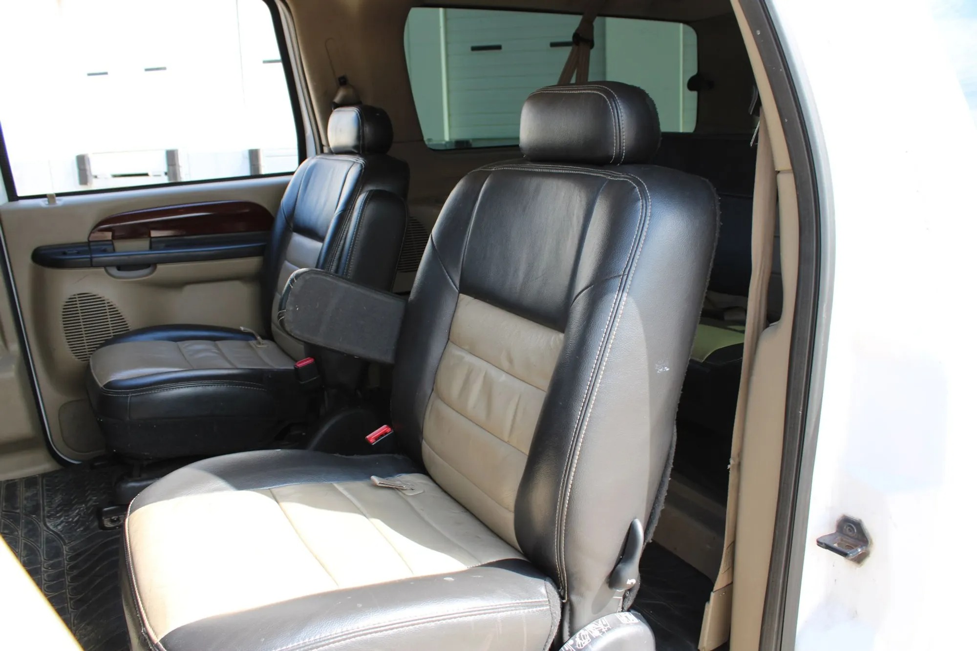 2005 Ford Excursion Eddie Bauer