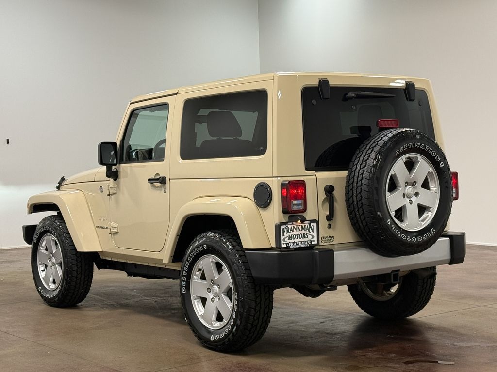 2011 Jeep Wrangler Sahara - 4