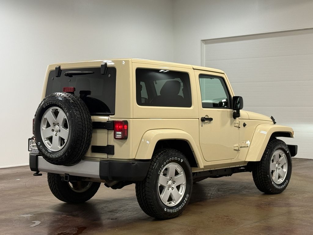 2011 Jeep Wrangler Sahara - 5