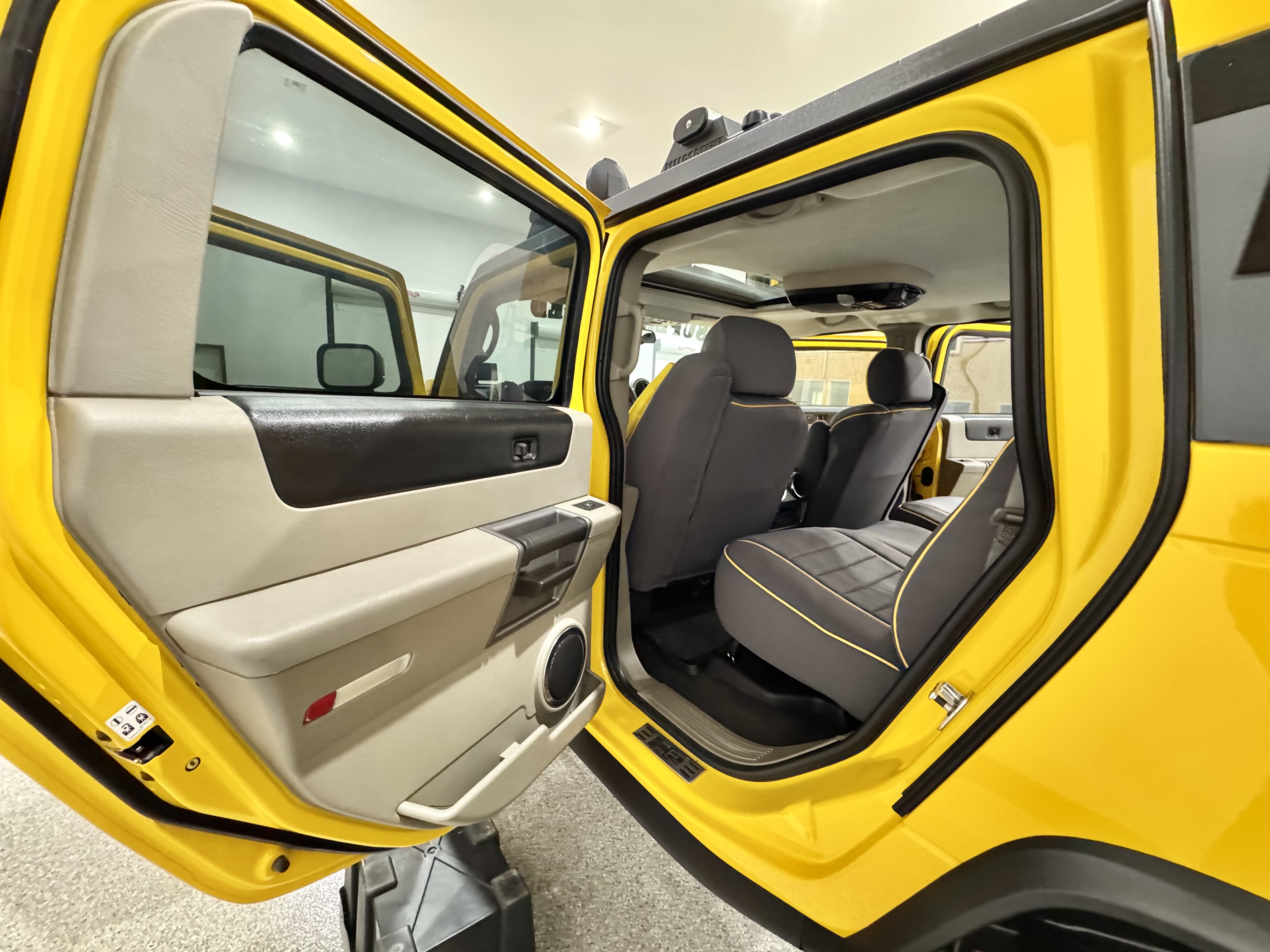 4k-Mile 2003 HUMMER H2