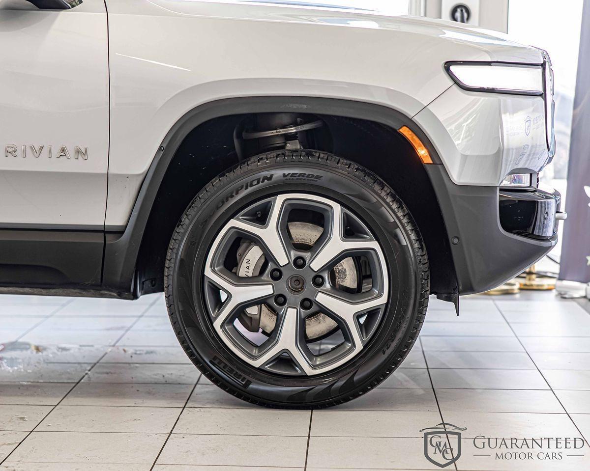 2024 Rivian R1S Adventure