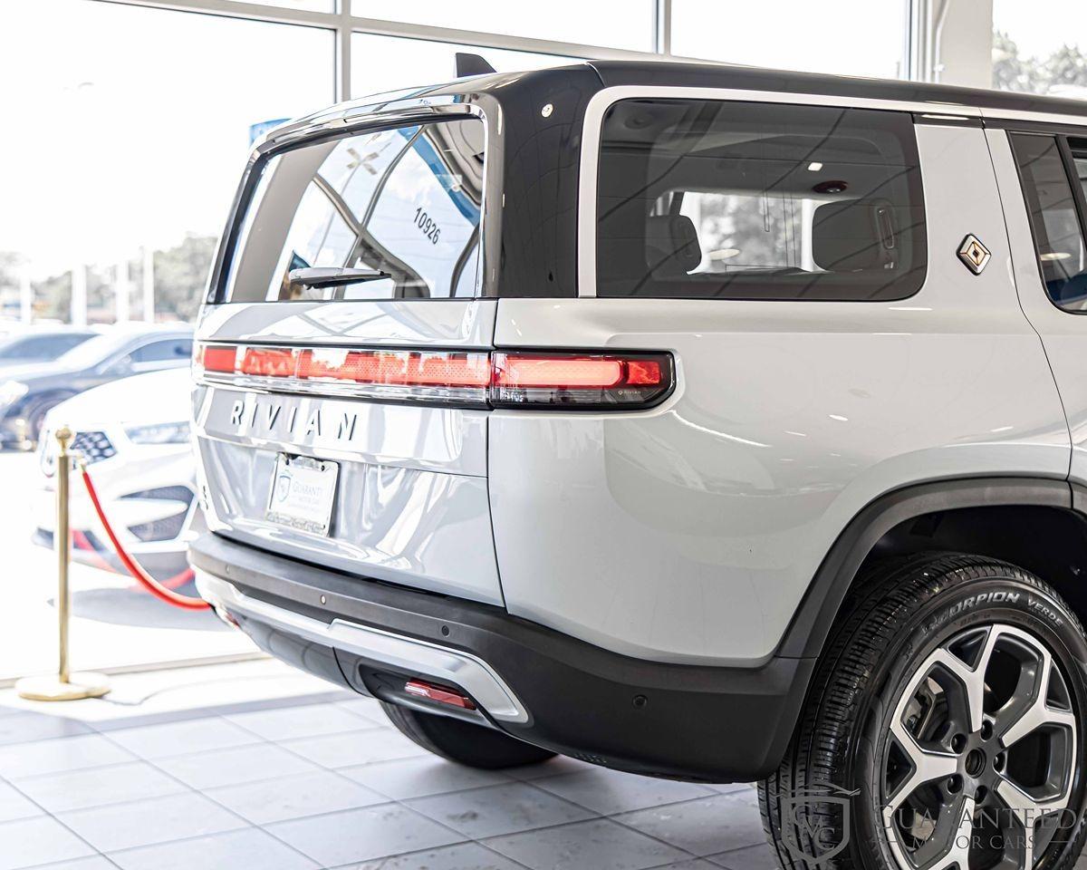 2024 Rivian R1S Adventure