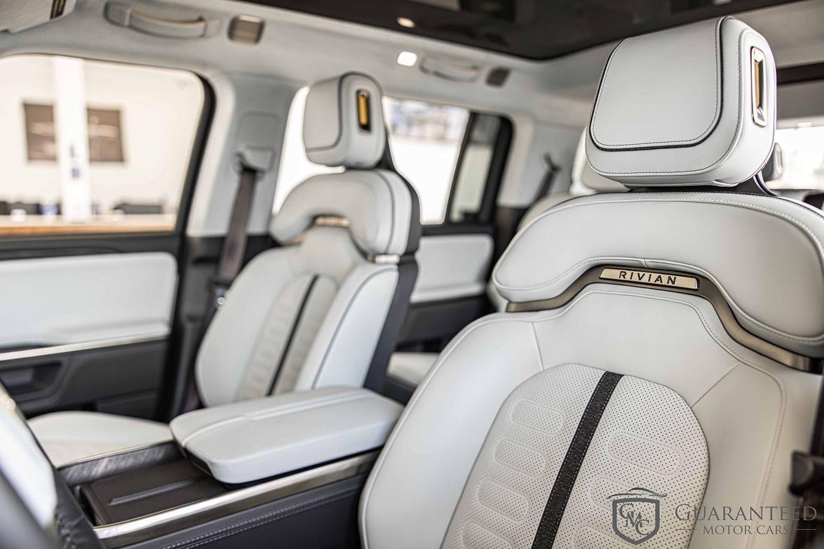2024 Rivian R1S Adventure