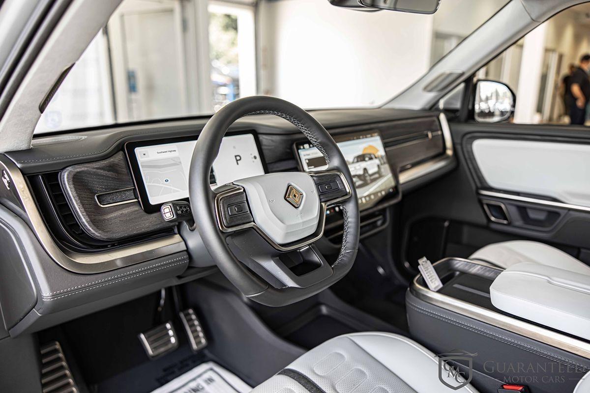2024 Rivian R1S Adventure