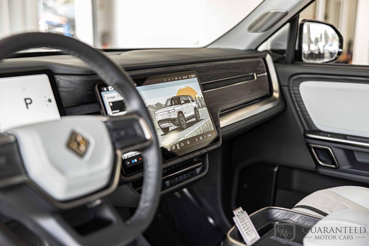 2024 Rivian R1S Adventure