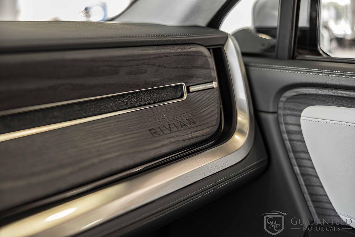 2024 Rivian R1S Adventure