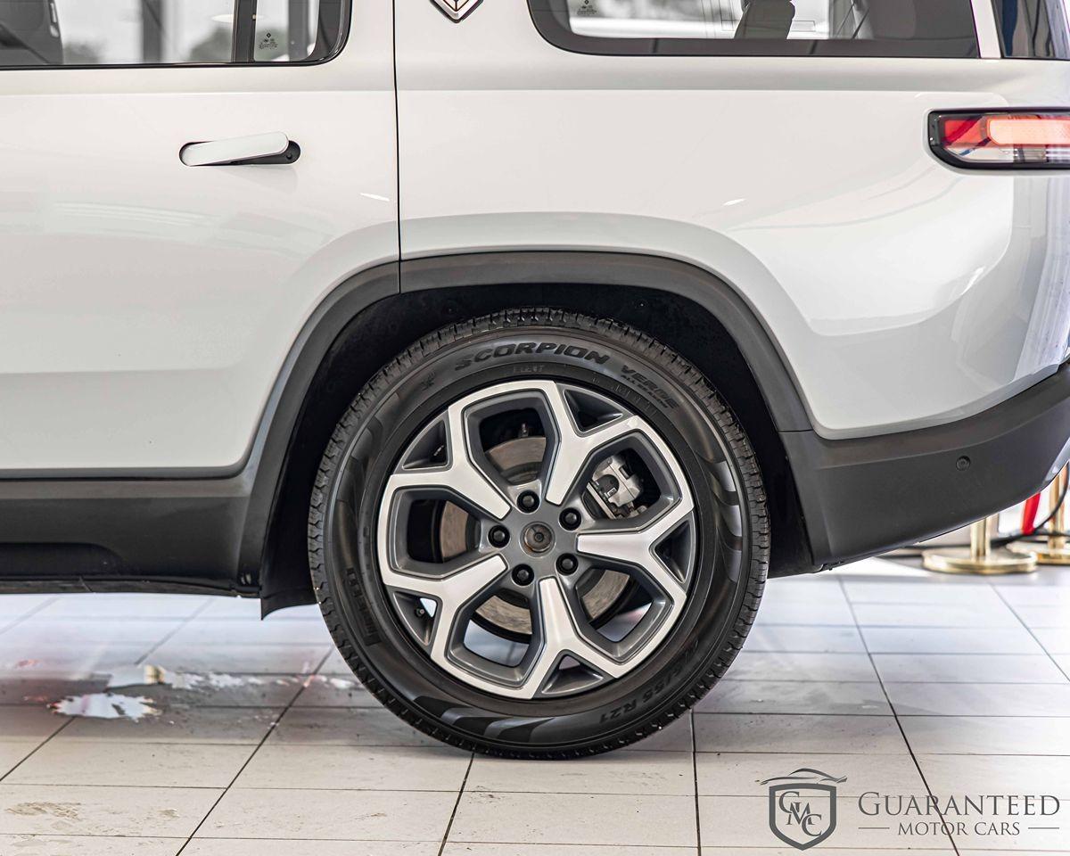 2024 Rivian R1S Adventure