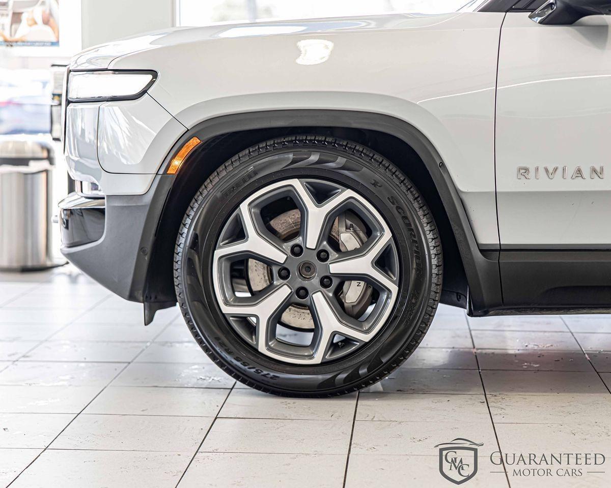 2024 Rivian R1S Adventure