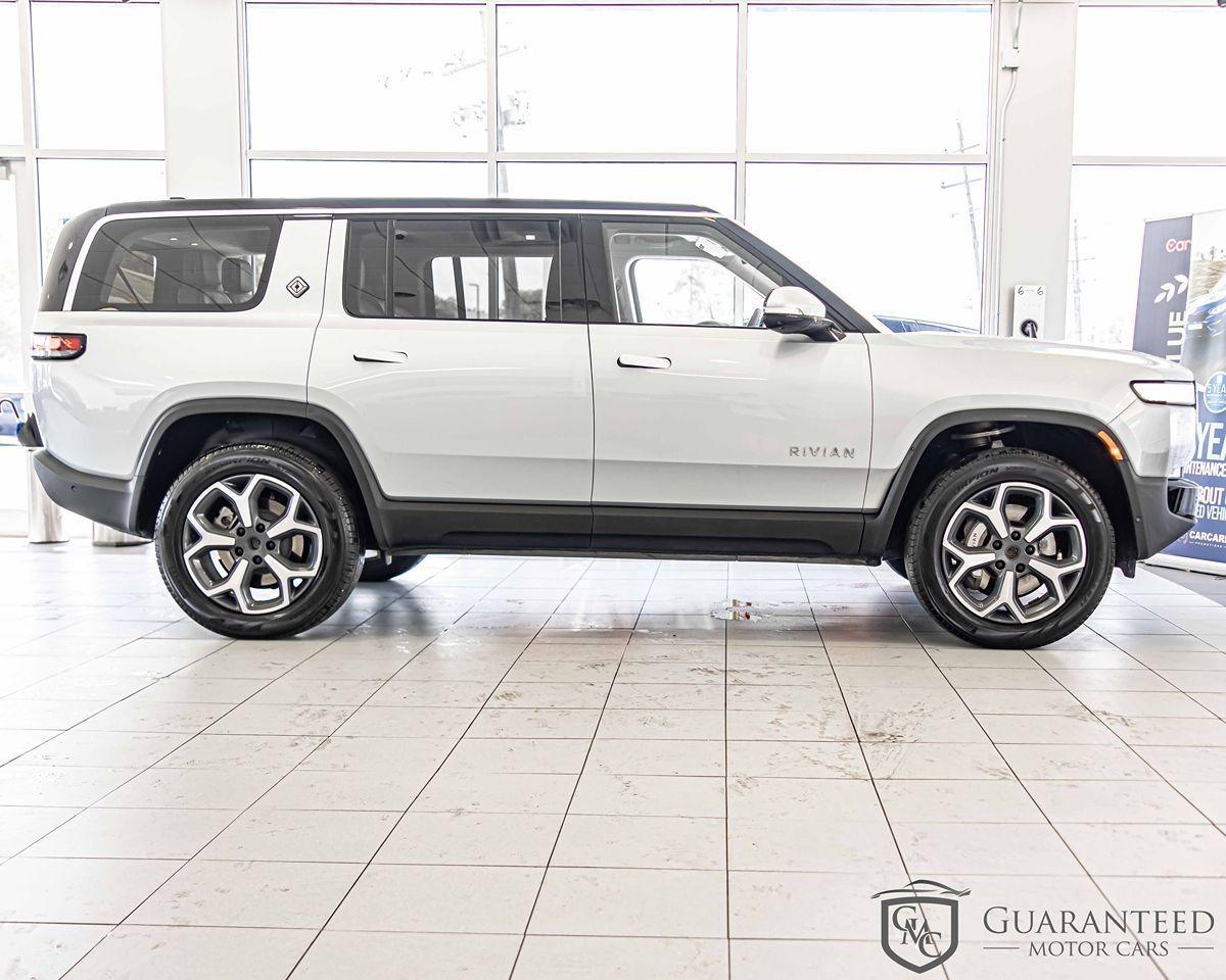 2024 Rivian R1S Adventure