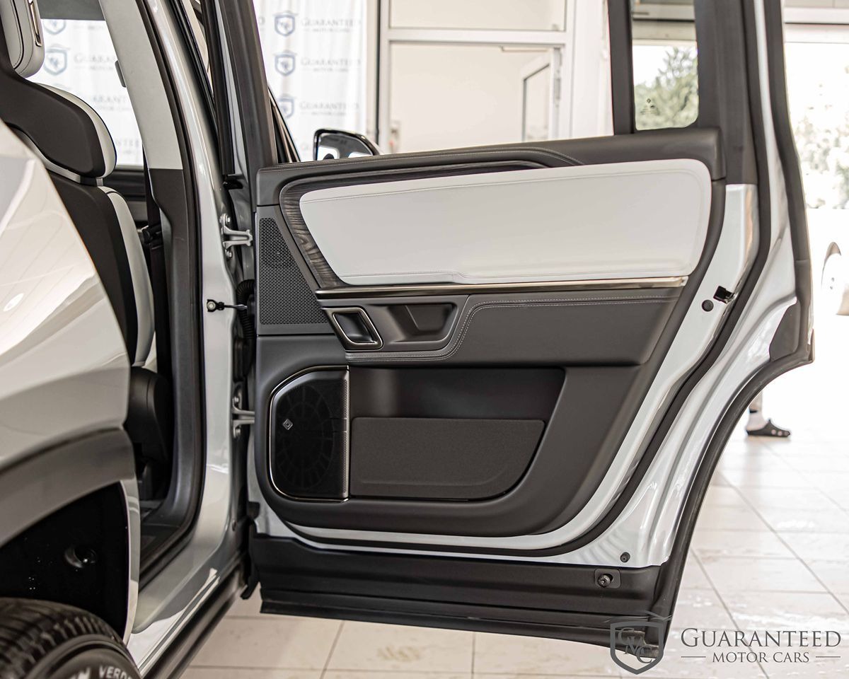 2024 Rivian R1S Adventure