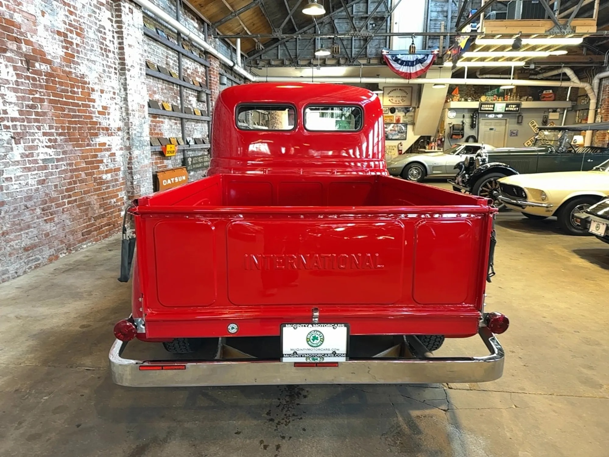 1955 International R-100 - 4