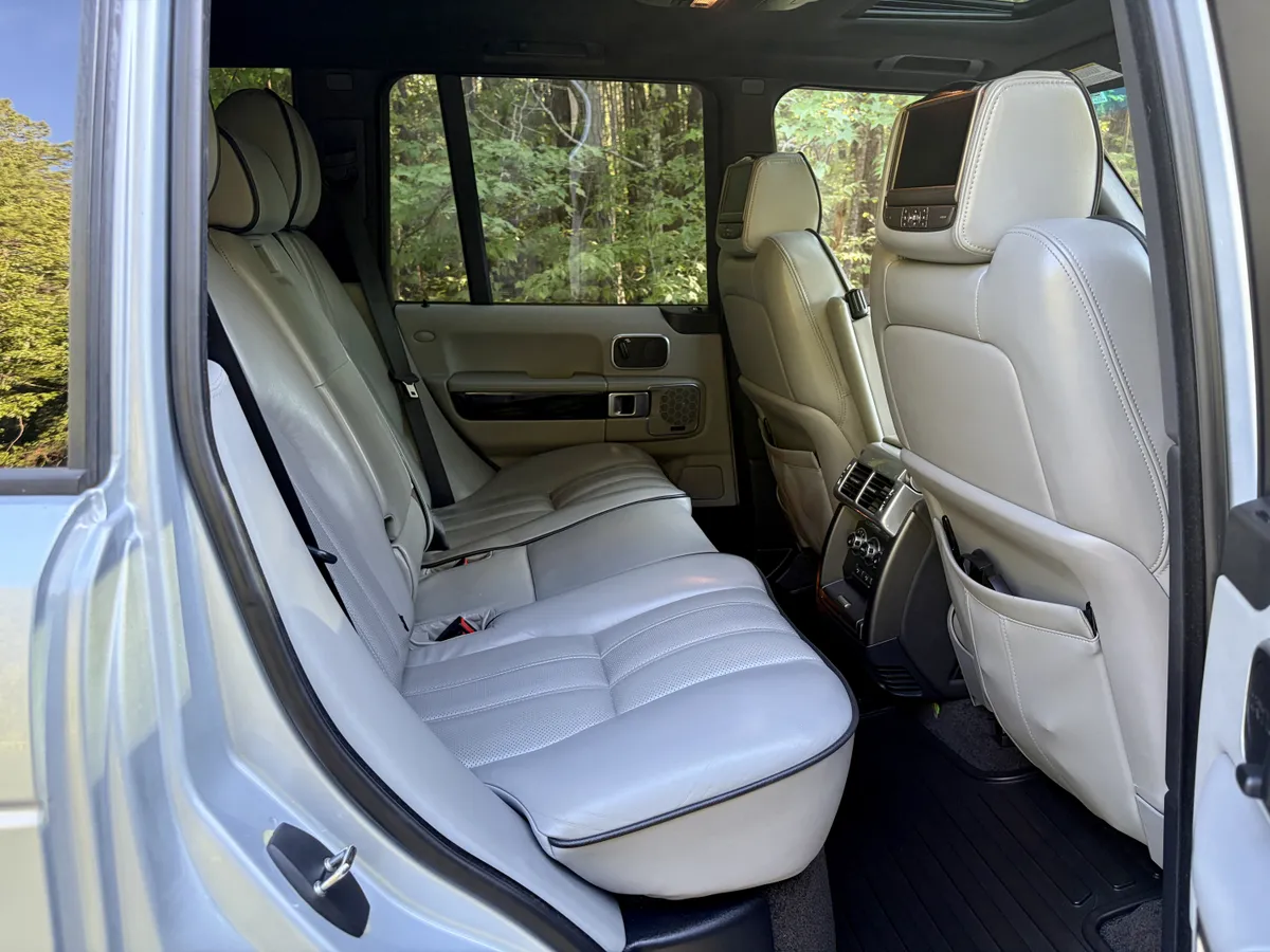 2011 Land Rover Range Rover HSE Lux