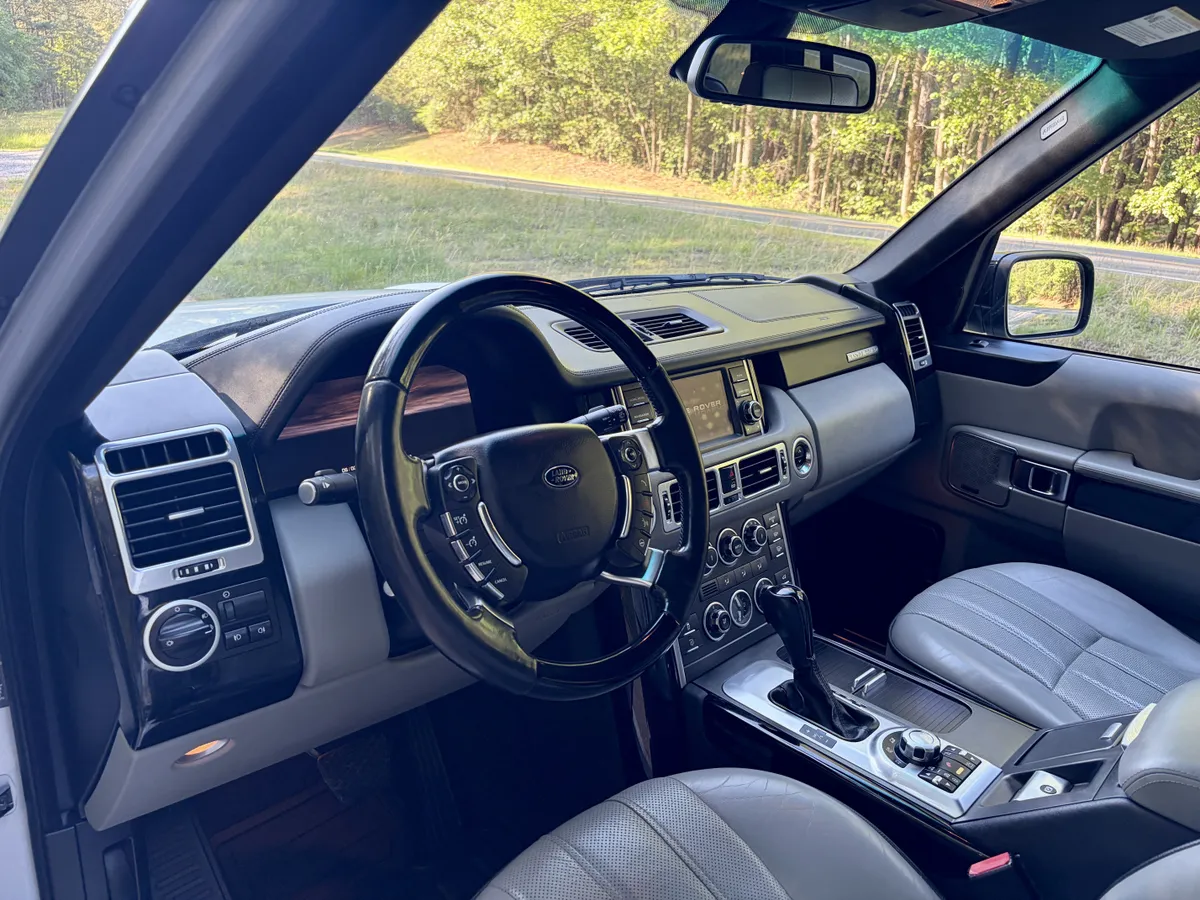 2011 Land Rover Range Rover HSE Lux