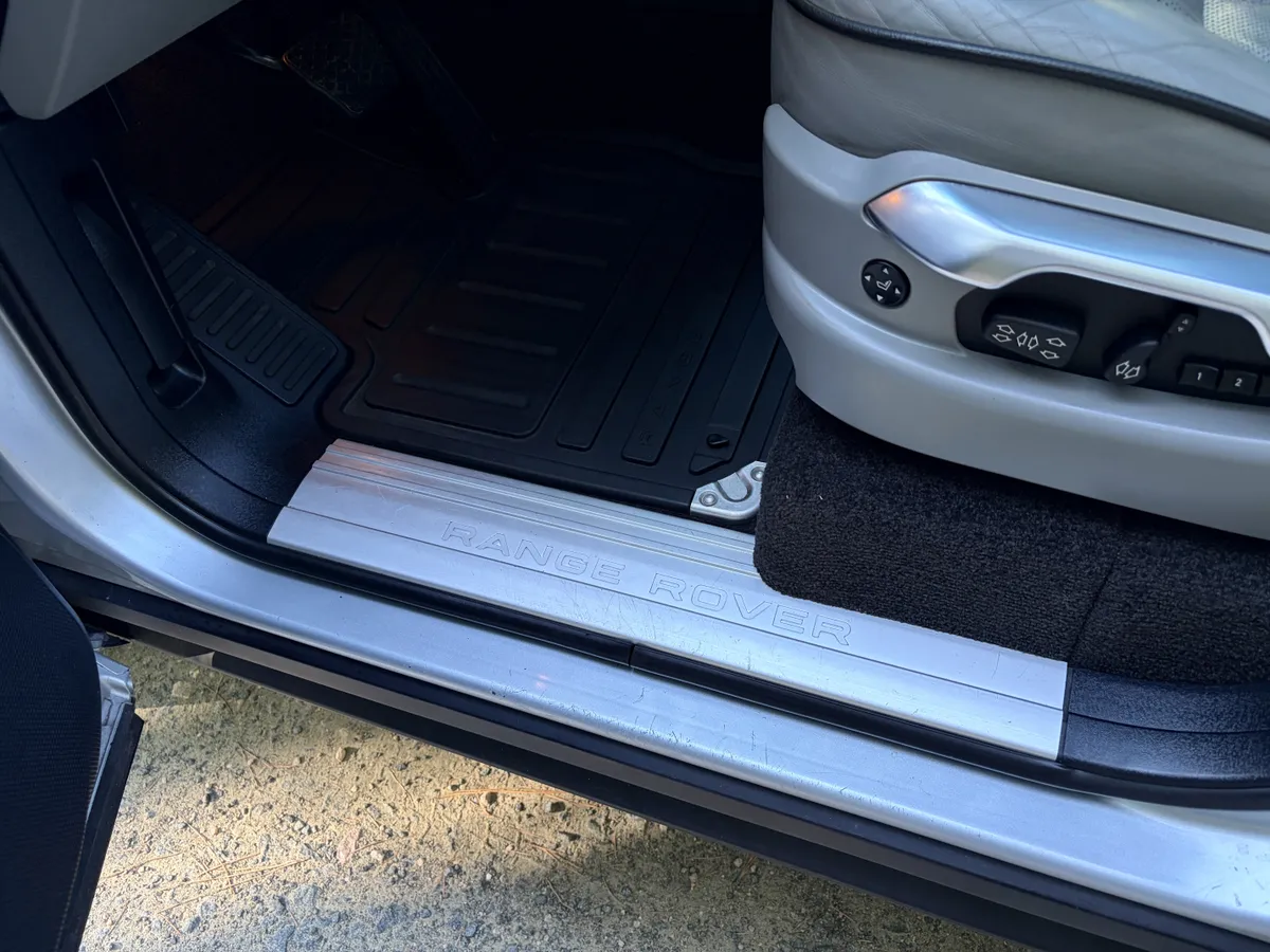 2011 Land Rover Range Rover HSE Lux
