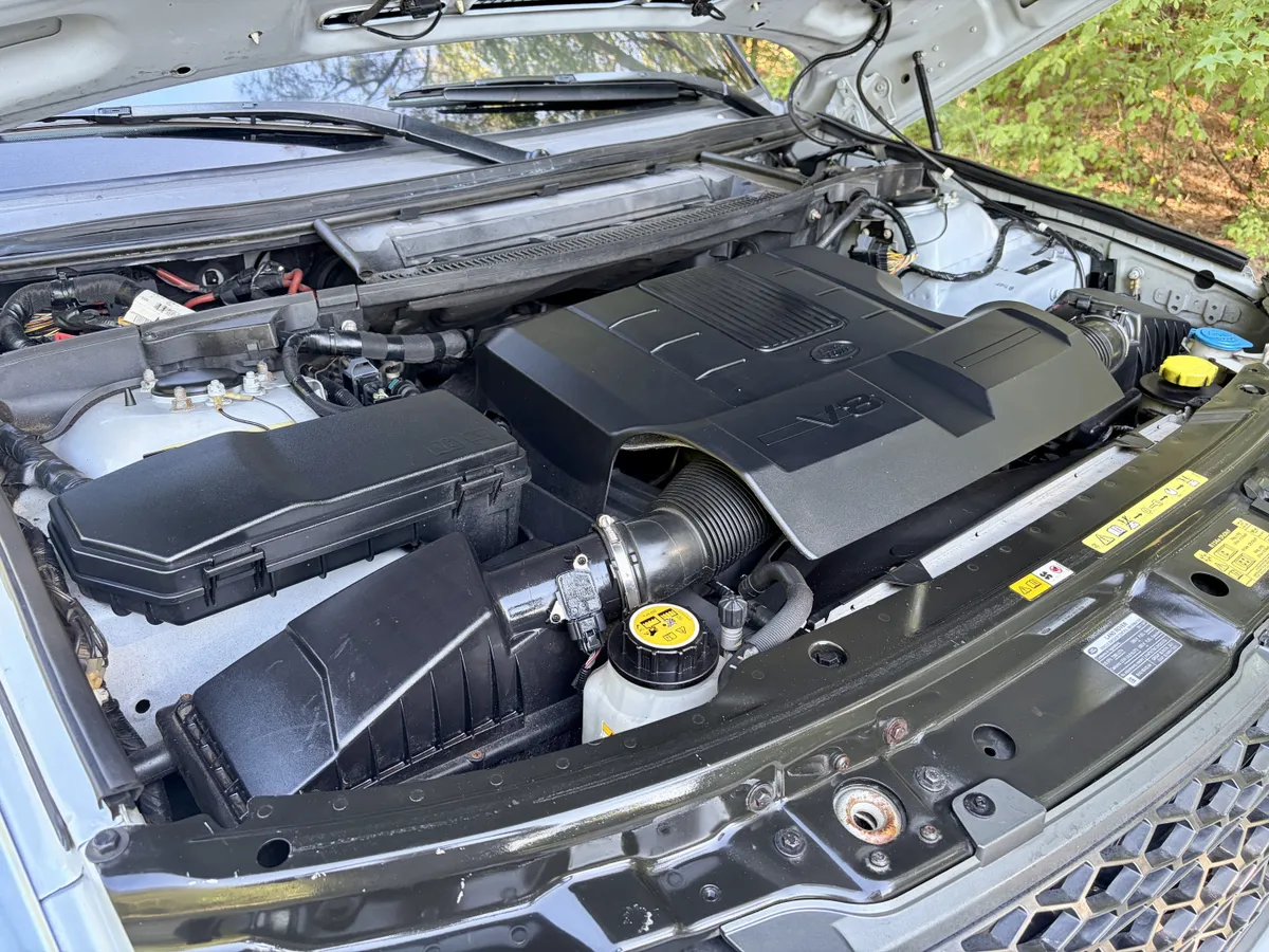 2011 Land Rover Range Rover HSE Lux