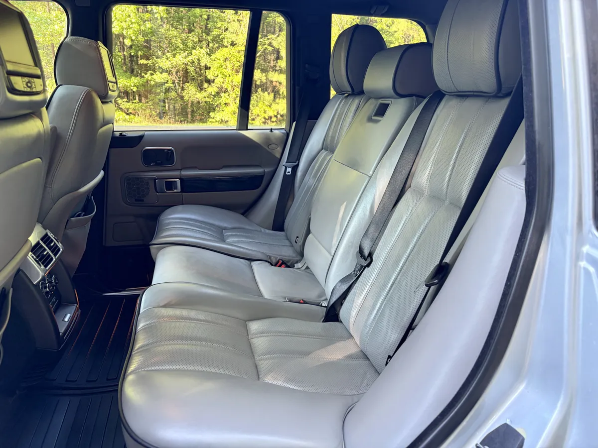 2011 Land Rover Range Rover HSE Lux