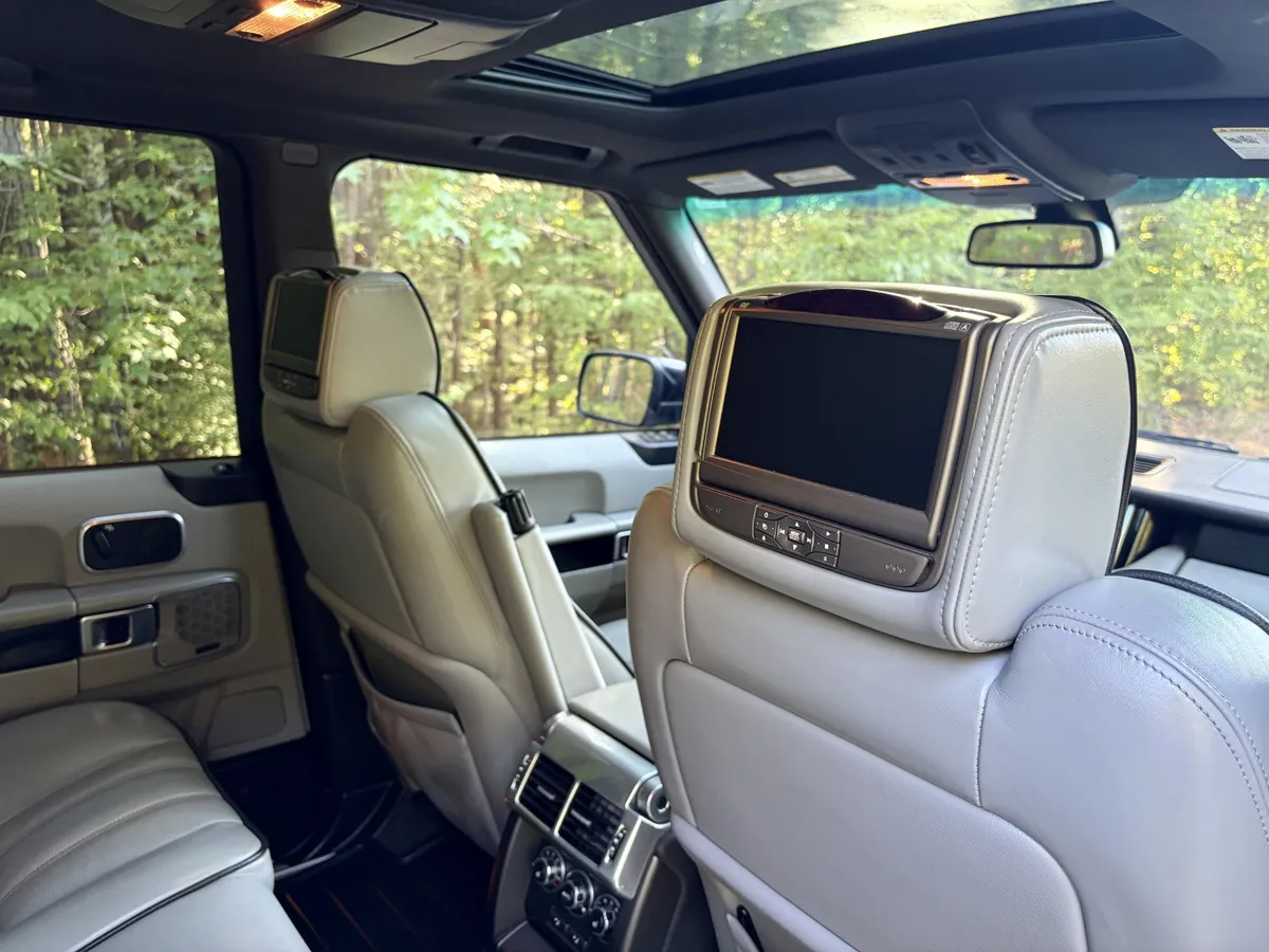 2011 Land Rover Range Rover HSE Lux