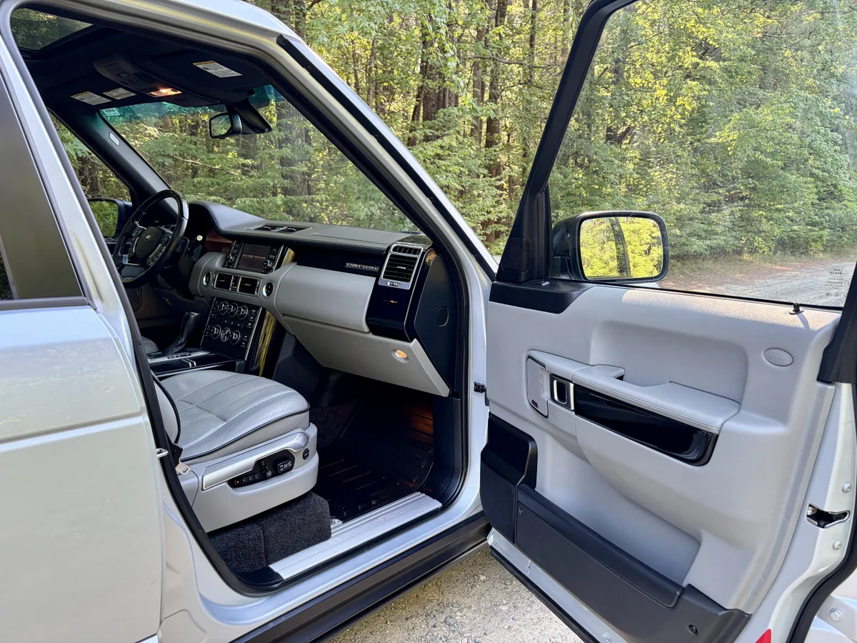 2011 Land Rover Range Rover HSE Lux