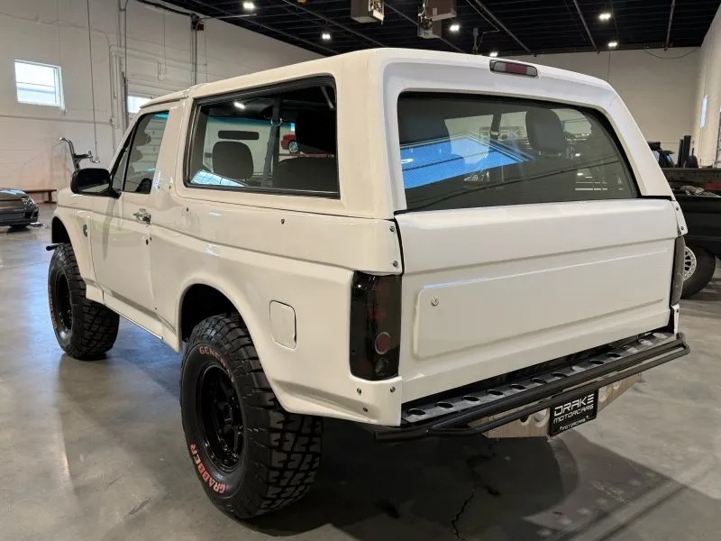 1992 Ford Bronco XLT - 4