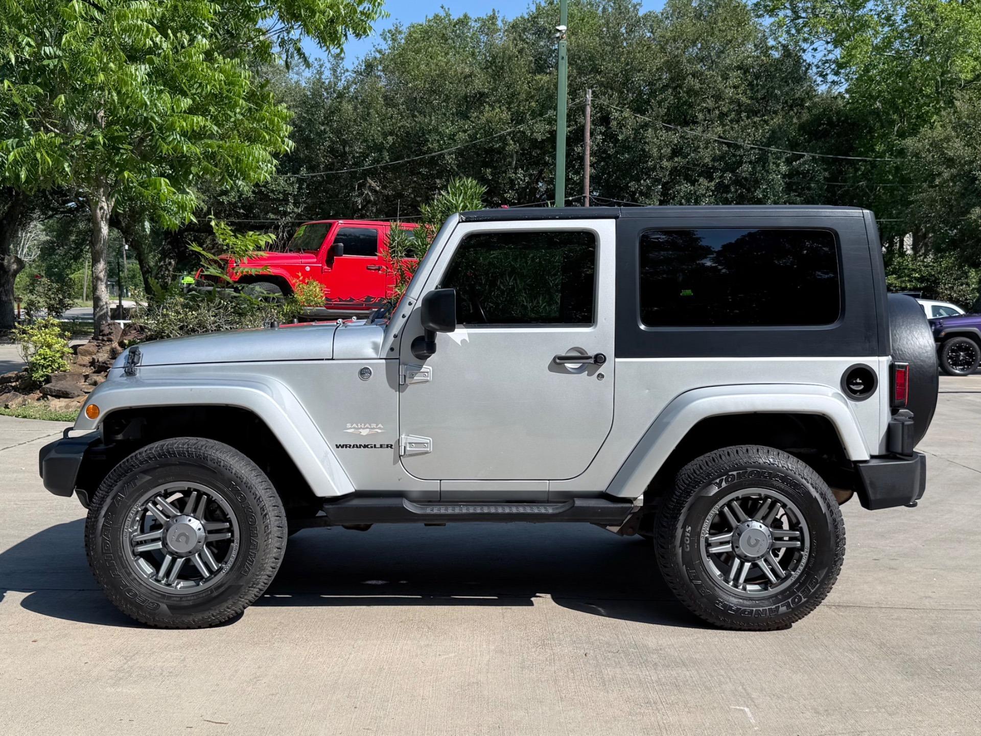 2009 Jeep Wrangler Sahara - 2