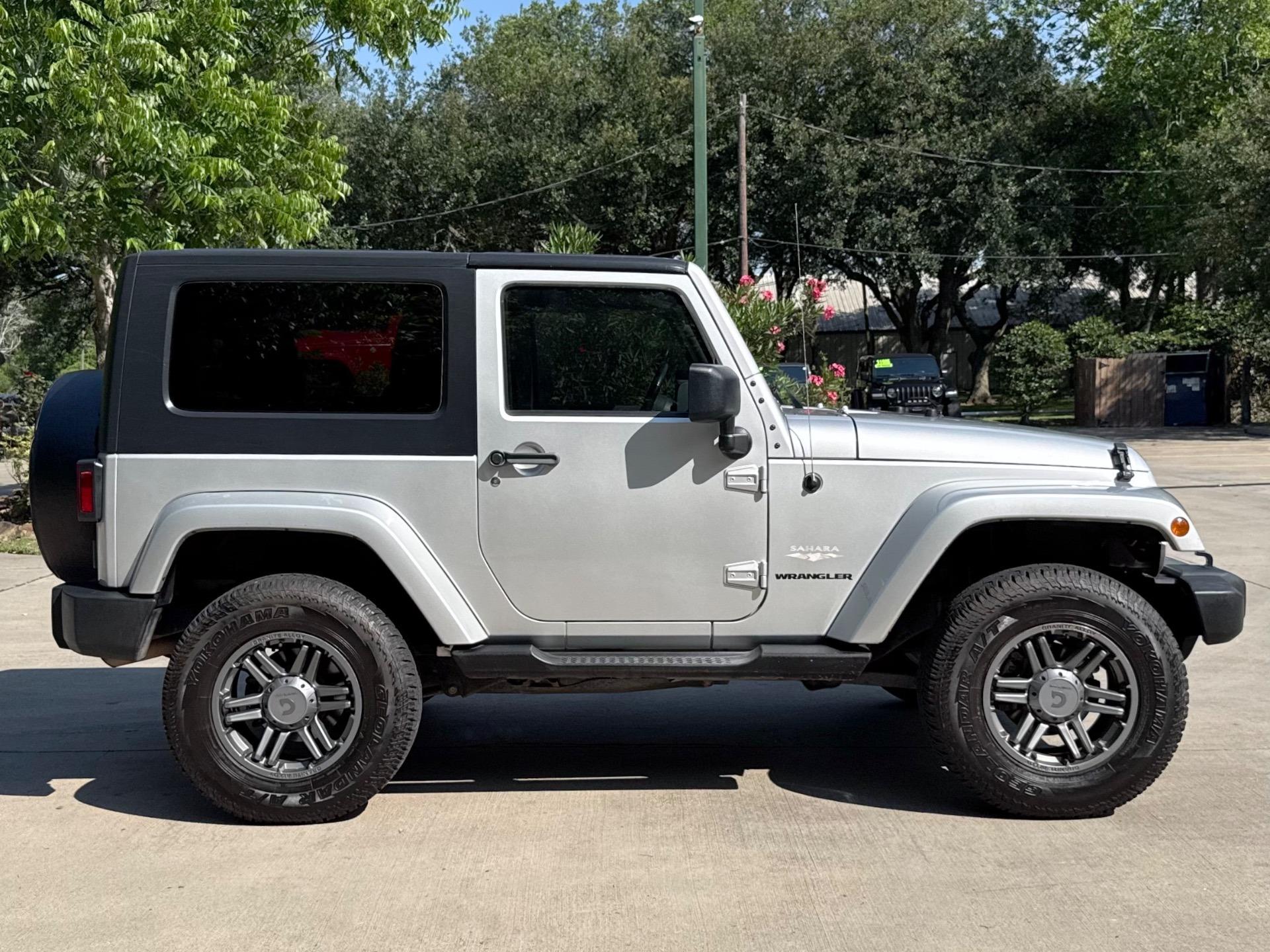 2009 Jeep Wrangler Sahara - 3