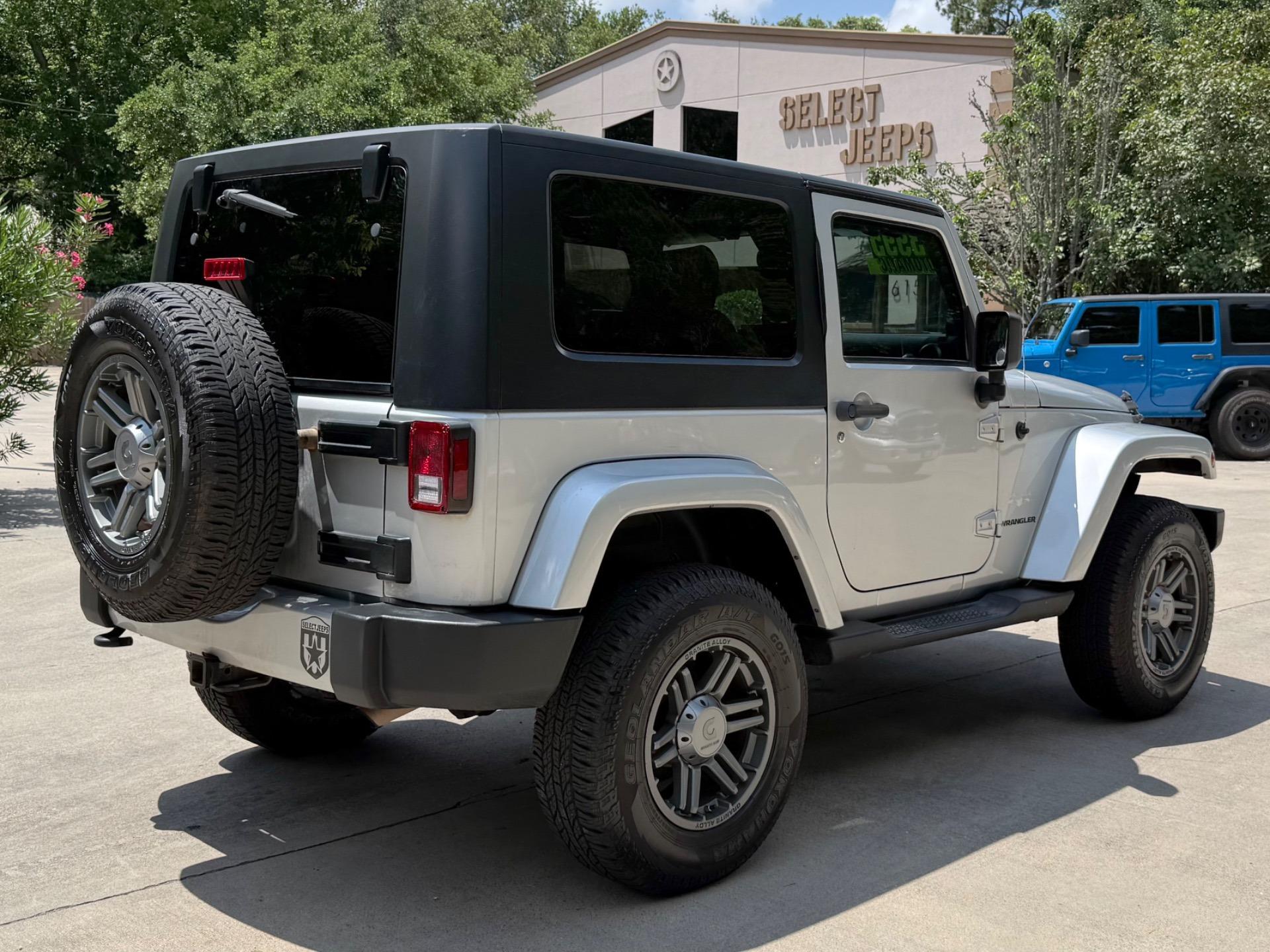 2009 Jeep Wrangler Sahara - 4