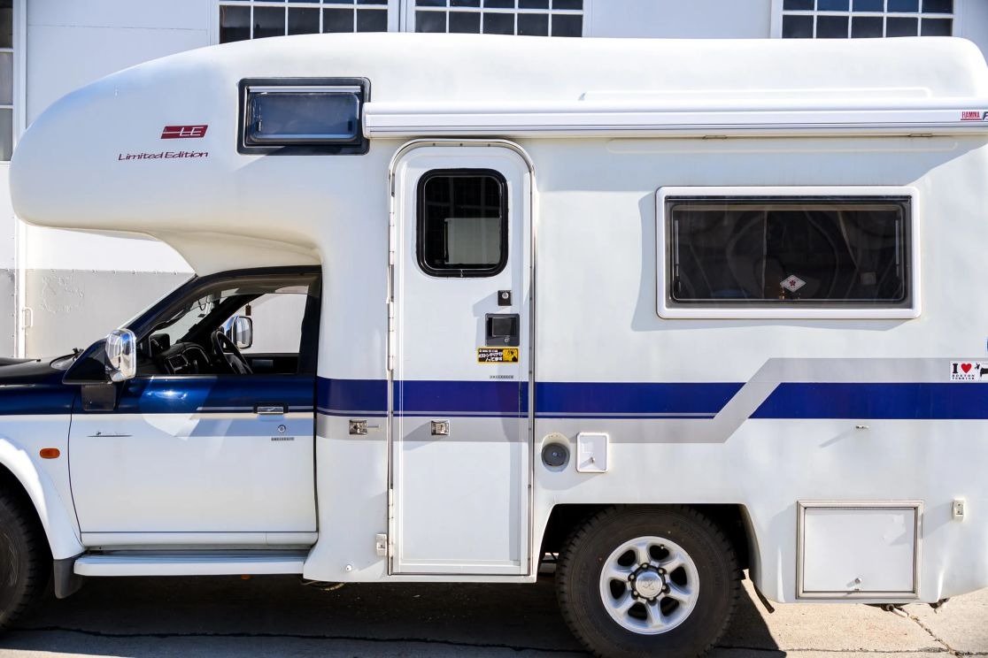 1999 Mitsubishi Strada Camper