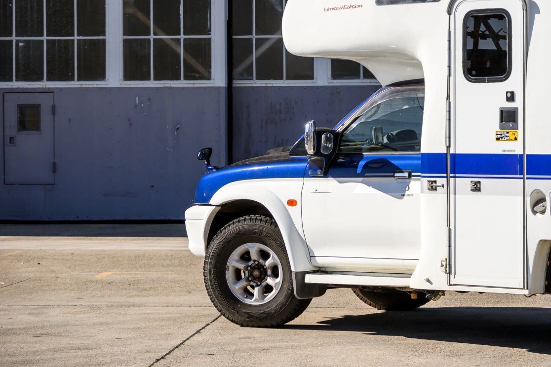 1999 Mitsubishi Strada Camper