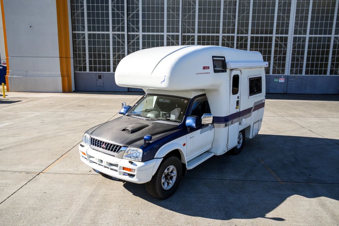1999 Mitsubishi Strada Camper