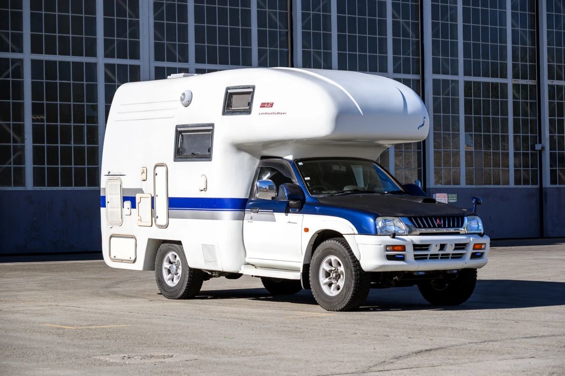 1999 Mitsubishi Strada Camper