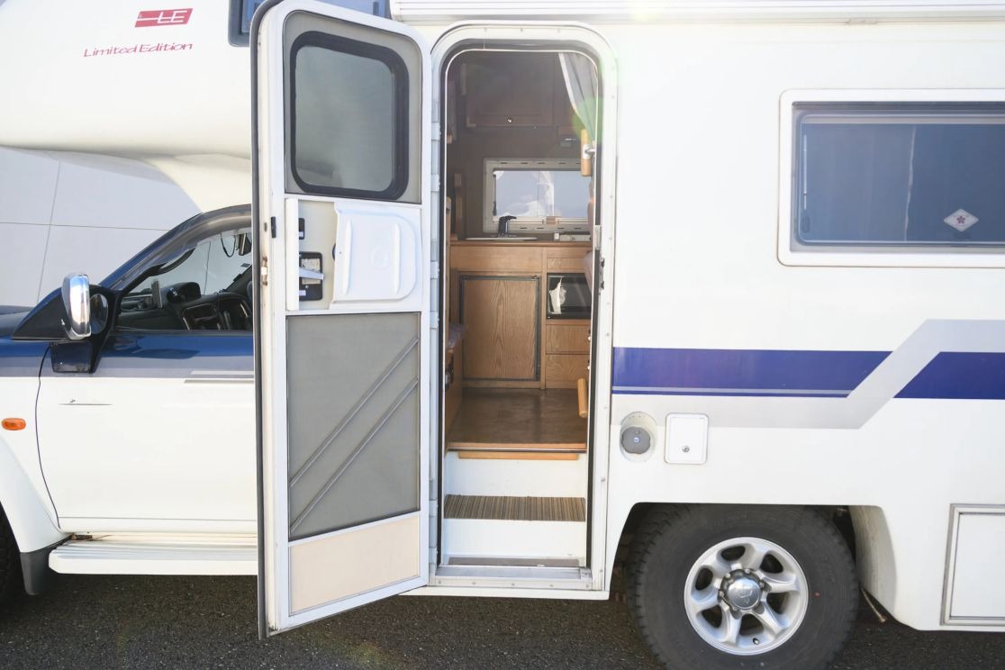 1999 Mitsubishi Strada Camper