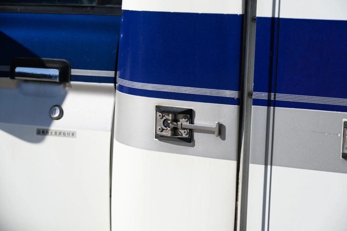 1999 Mitsubishi Strada Camper