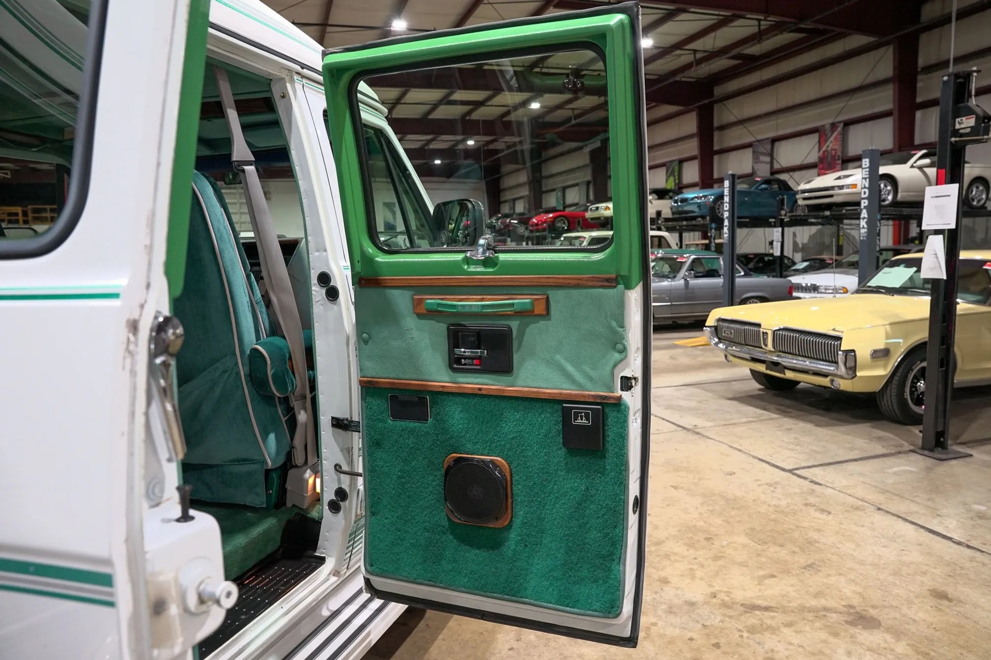 1993 GMC Vandura 2500 Auto Form Conversion Van