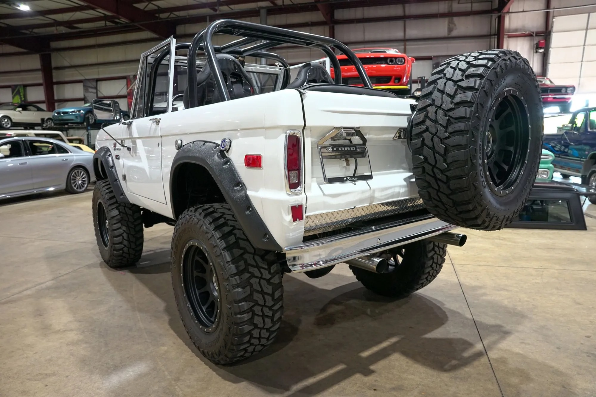 1971 Ford Bronco Custom - 4