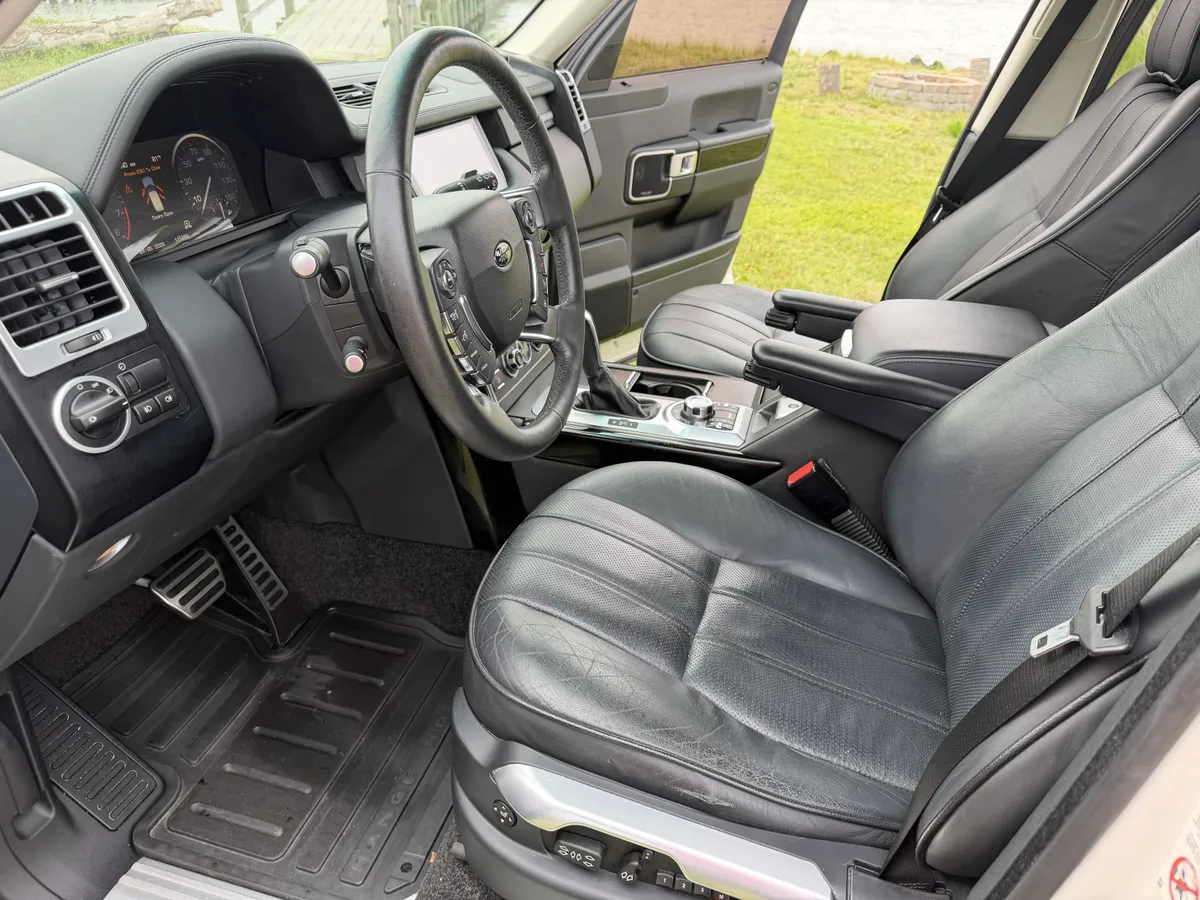 2010 Range Rover Supercharged HSE Luxury