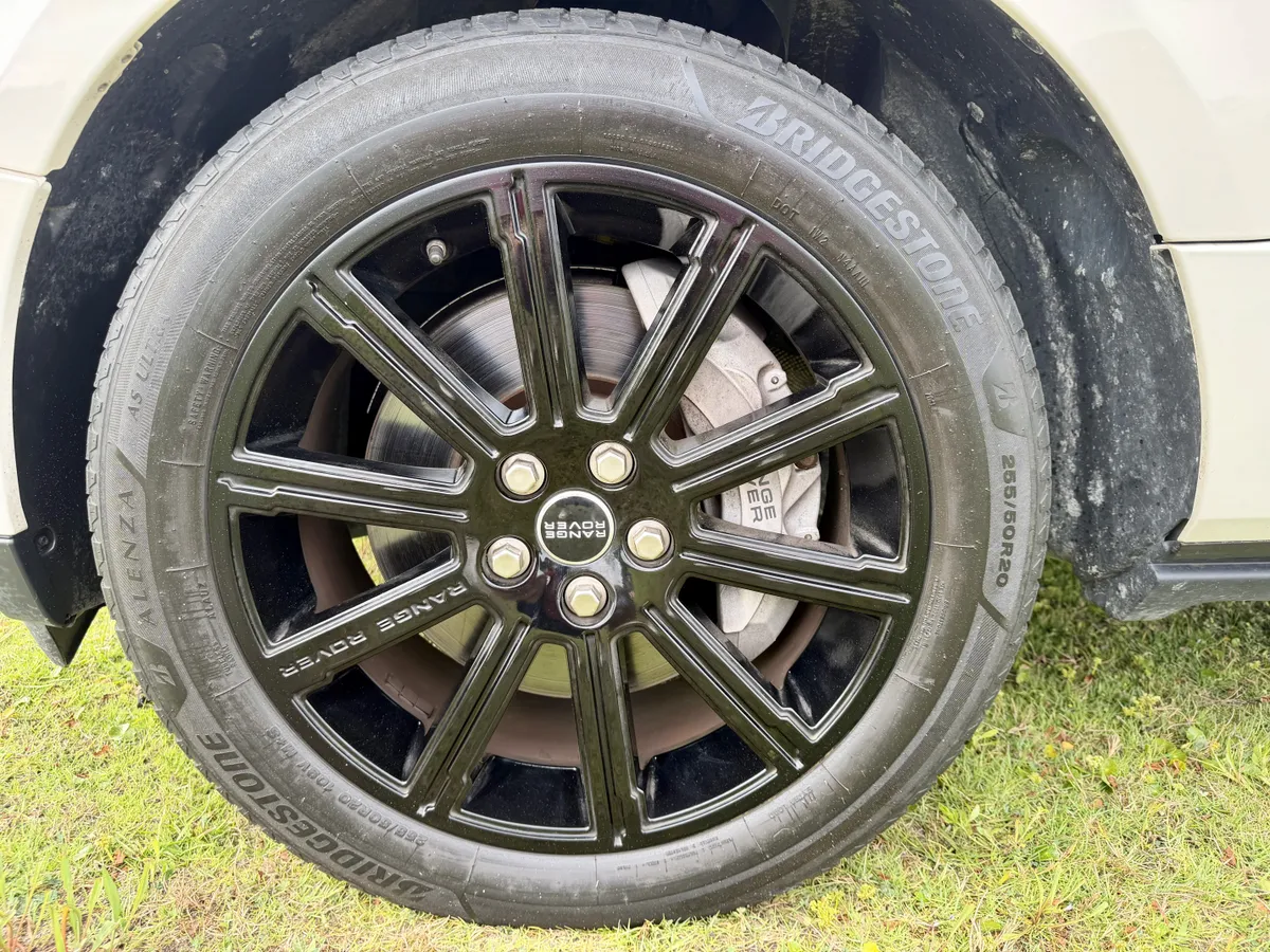 2010 Range Rover Supercharged HSE Luxury