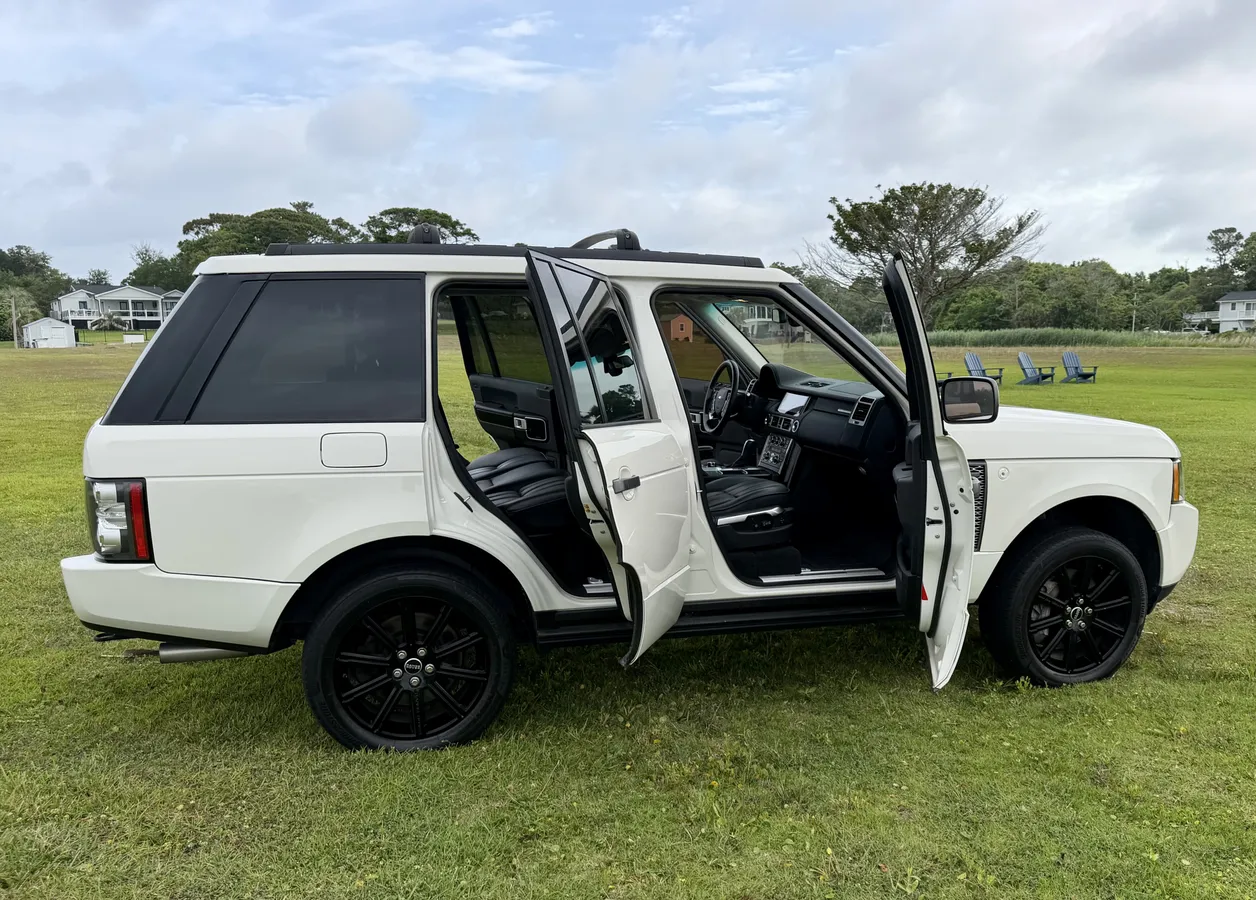 2010 Range Rover Supercharged HSE Luxury