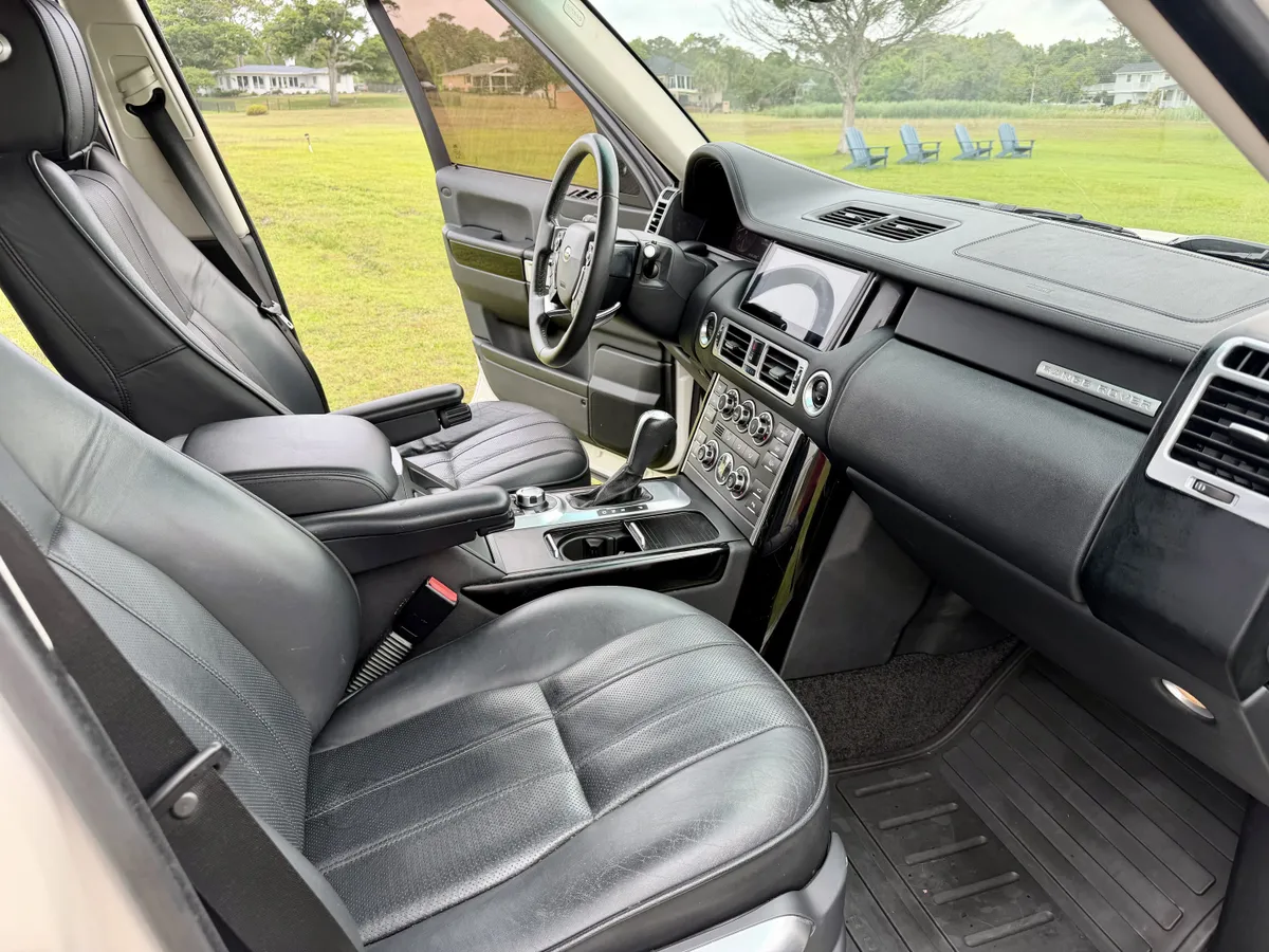 2010 Range Rover Supercharged HSE Luxury - 4