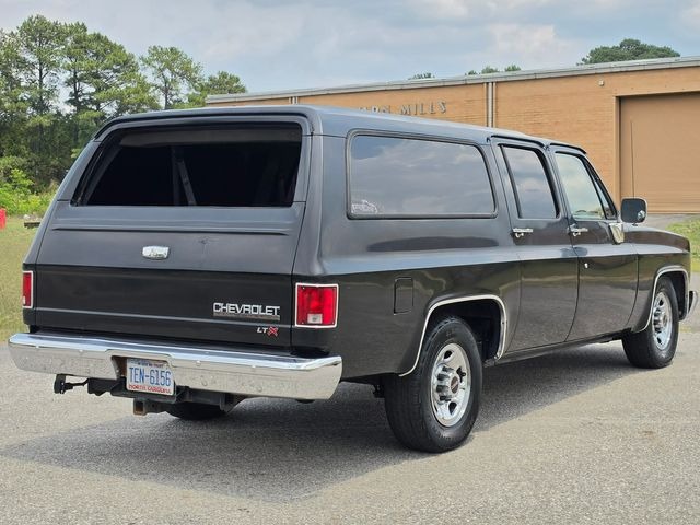 1989 Chevrolet Suburban R2500 Silverado - 3